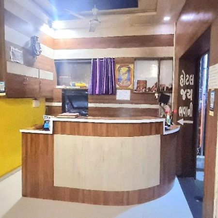Hotel Jay Bhawani Ахмедабад Экстерьер фото