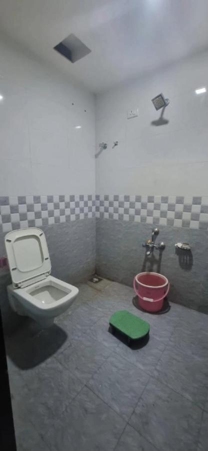 Hotel Jay Bhawani Ахмедабад Экстерьер фото
